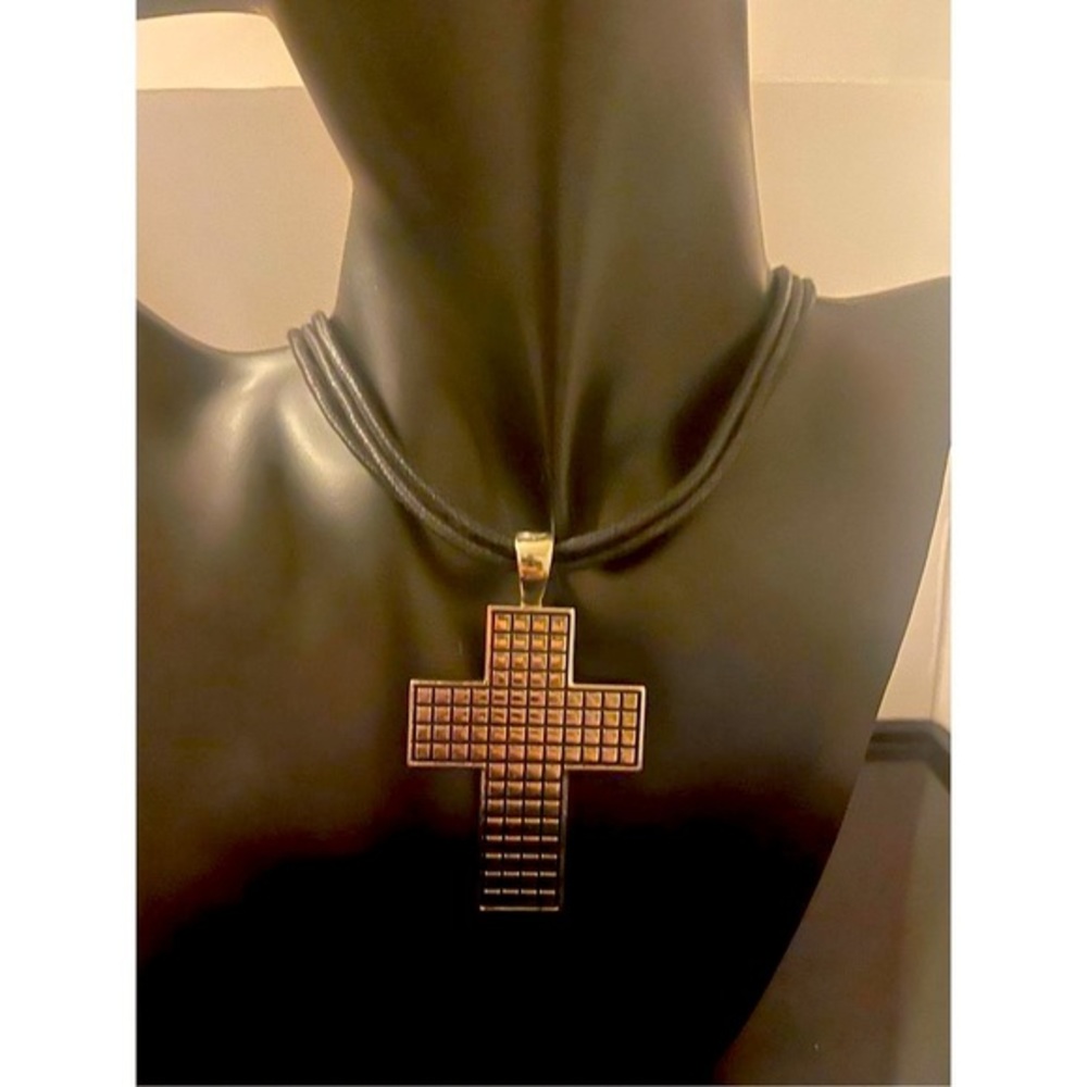 ⭐ Black Cool Cross Pendant In Leather Iconic Cord Necklace NWT 16inch